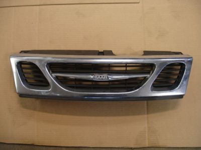 Grille Gebruikt Saab 9-3v1 1998-2003 ond.nr. 4677894, 32017866, 32017867, 4830071, 32017866
