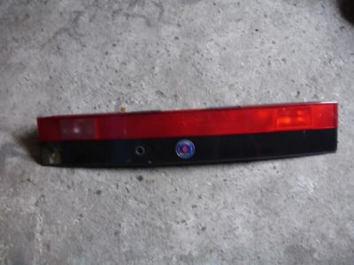 Reflectorplaat Gebruikt Saab 9000 CS 1992-1998, ond.nr. 4521175, 4830840 Reflectorplaat Gebruikt Saab 9000 CS 1992-1998, ond.nr. 4521175, 4830840